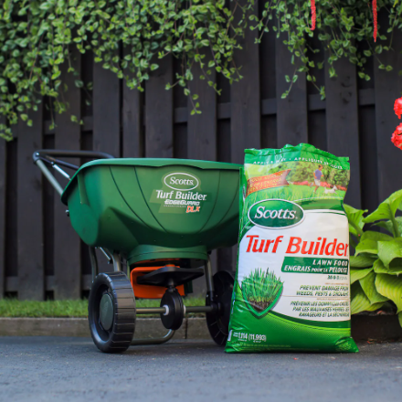 Scotts Turf Builder Lawn Food 30-0-3 5.2kg